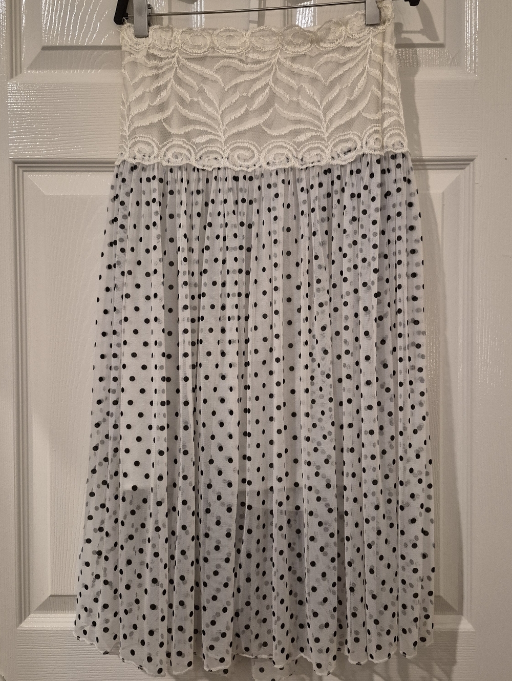 ❗️ SOLD ❗️No Brand | Small | Polkadot Tulle Midi Skirt